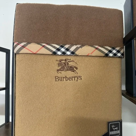 Burberry Tan and Beige Scarves - Picture 2 of 4
